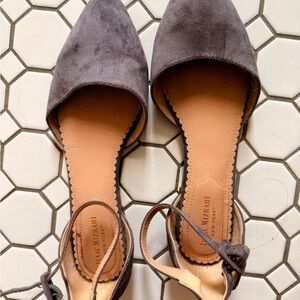 Isaac Mizrahi Women's Charcoal Suede Flats